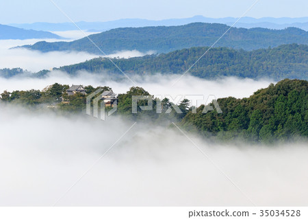 Binaka Matsuyama Castle-A heavenly castle floating in the sea of clouds- 35034528