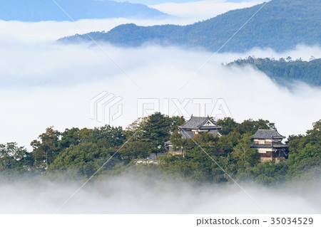 Binaka Matsuyama Castle-A heavenly castle floating in the sea of clouds- 35034529