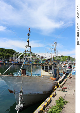 Gototsu fishing boat. 35034560