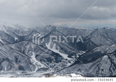 Ski resort  35034645