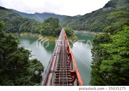 The track to Oku Oi-Koukami Station 35035275