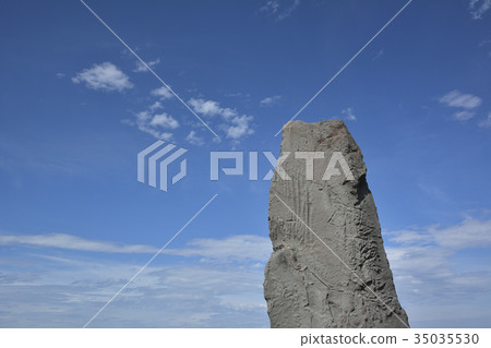 Stone tower monument 35035530