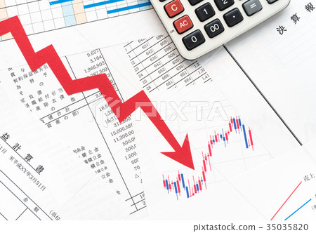 收盤箭頭平衡投資下滑 35035820