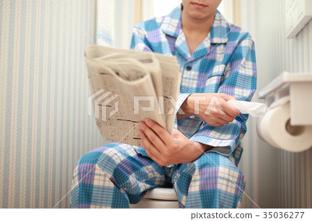 廁所(報紙新聞紙男性睡衣Sleepover No Face身體部位廁所廁所爸爸) 廁所(報紙新聞紙男性睡衣Sleepover No Face身體部位廁所廁所爸爸) 35036277