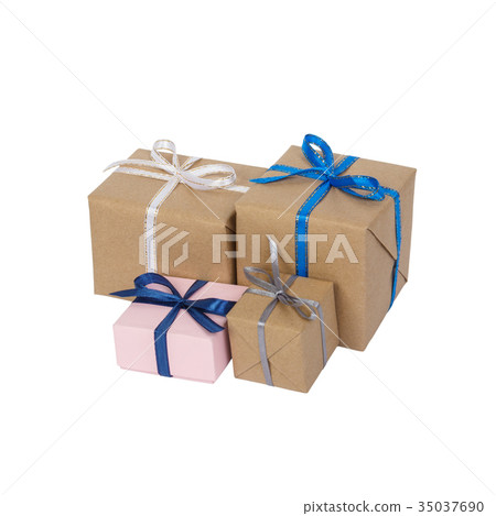 Christmas style rustic brown paper gift Christmas style rustic brown paper gift 35037690