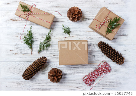 Gift wrapping. packs gifts, step by step top view 35037745