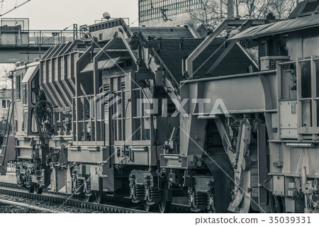 Industry repair train 35039331