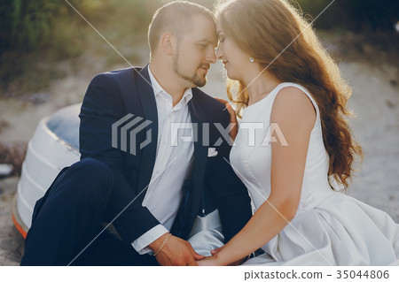 grooms in nature grooms in nature 35044806