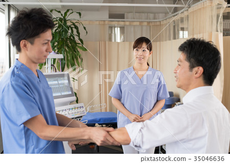 Manipulation Patient Manipulator Massage Female doctor Medical image Manipulation Patient Manipulator Massage Female doctor Medical image 35046636
