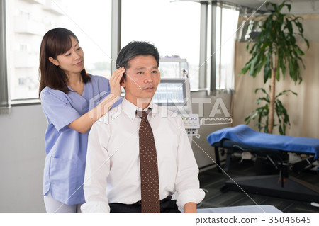 操縱的患者機械手按摩醫療圖像 35046645