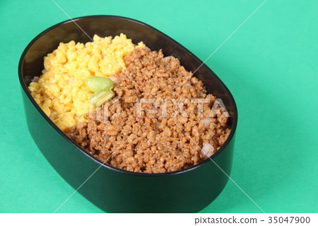 Chicken Sobke Bento 35047900