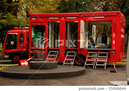 Special disaster countermeasure car (decontamination car) 35048044