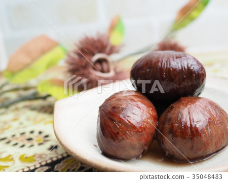 Boiled astringent skin of chestnut 35048483
