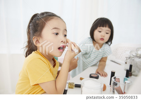 朋友，孩子，兄弟姐妹，玩耍，化妝 35050833