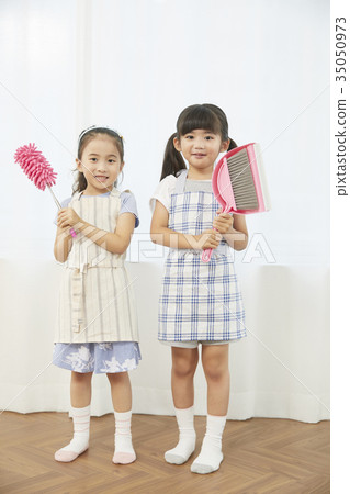 Friends, children, siblings, cleaning 35050973