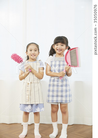 Friends, children, siblings, cleaning 35050976