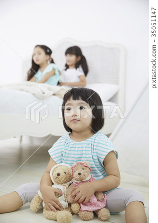 Friends, children, siblings, play 35051147