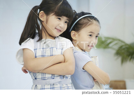 Friends, children, siblings, cleaning 35051221