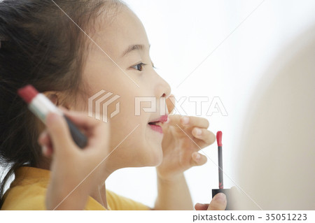 Children, play, make-up 35051223
