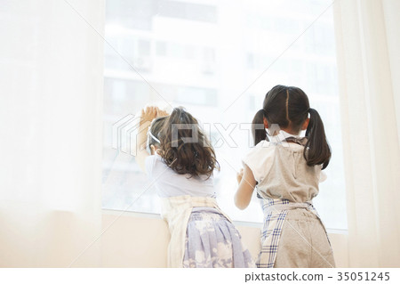 Friends, children, siblings, cleaning 35051245