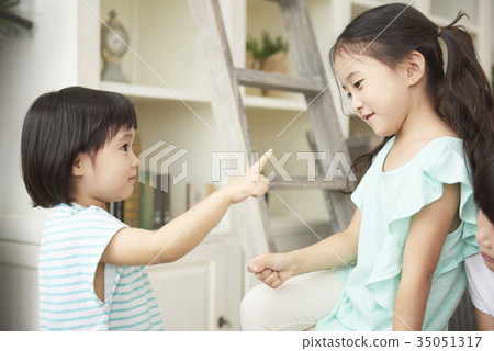 朋友，孩子，兄弟姐妹，玩耍 35051317