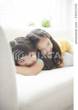 朋友,孩子,兄弟姐妹,玩耍 朋友,孩子,兄弟姐妹,玩耍 35051345