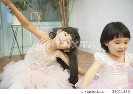 Friends, children, siblings, ballet 35051380