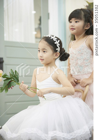 Friends, children, siblings, ballet 35051382