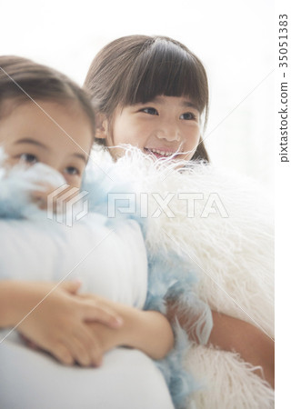 Friends, children, siblings, play Friends, children, siblings, play 35051383