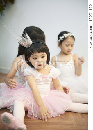 朋友，孩子，兄弟姐妹，芭蕾舞 35051390