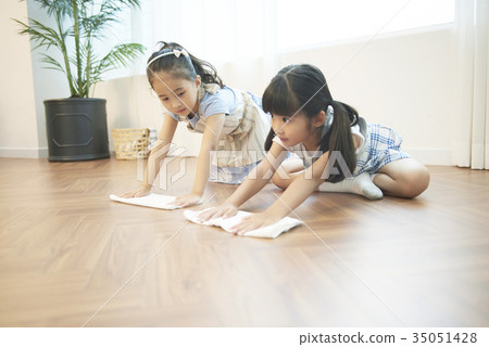 Friends, children, siblings, cleaning 35051428