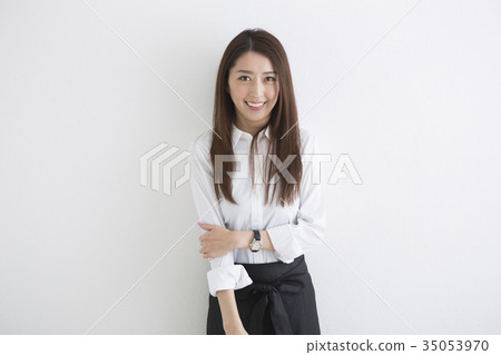 Standing appearance of OL 35053970