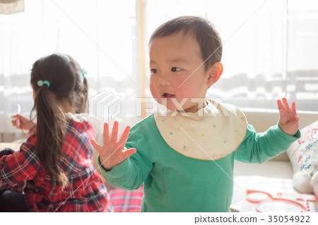 1 year old, little child, toddler 35054922