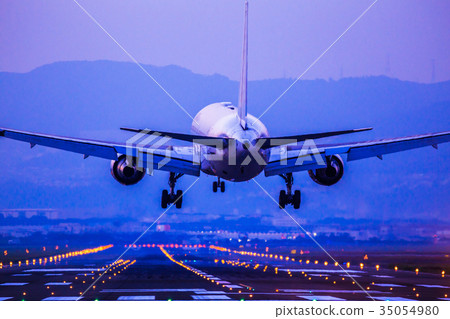 Airplane runway Airplane runway 35054980