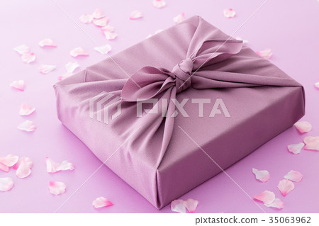 Gifts Gifts 35063962