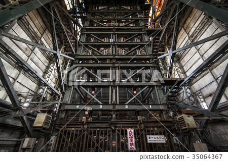 Shaft elevator 35064367