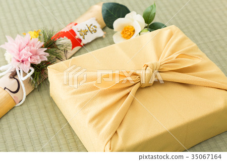 Gifts Gifts 35067164