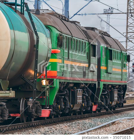 Green diesel locomotive Green diesel locomotive 35071015