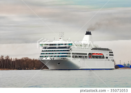 White passenger ship underway 35071053