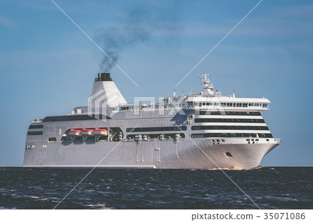 White passenger ship underway White passenger ship underway 35071086