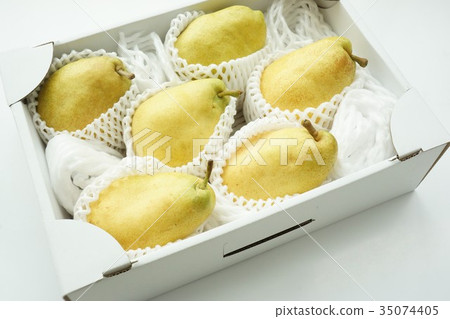 Pear Margherit Marella 35074405