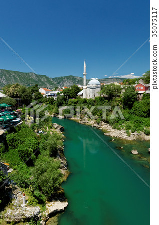 從莫斯塔爾 Starimost 頂部看清真寺 35075117