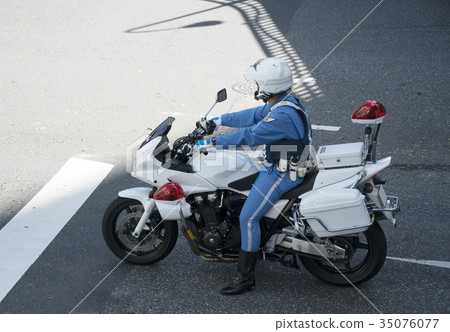 警察白色自行車圖像 35076077