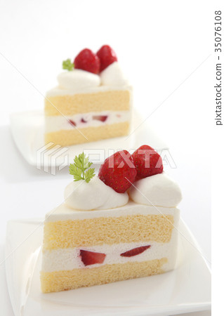 Strawberry short 35076108
