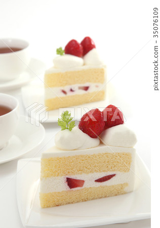 Strawberry short 35076109