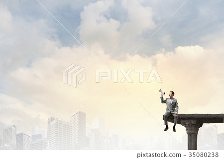 Attention everyone 35080238