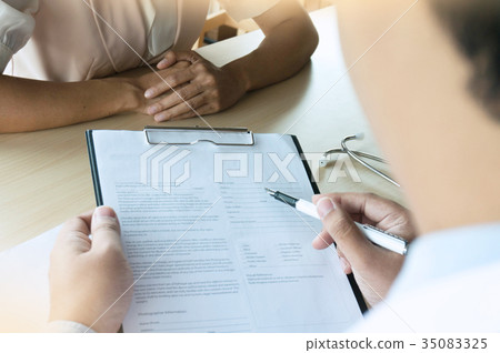 Professional medical doctor in white uniform  35083325