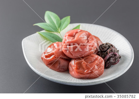 Kishu Minabe's Minamikoume plum Shiso pickled plum dried Kishu Minabe's Minamikoume plum Shiso pickled plum dried 35085782