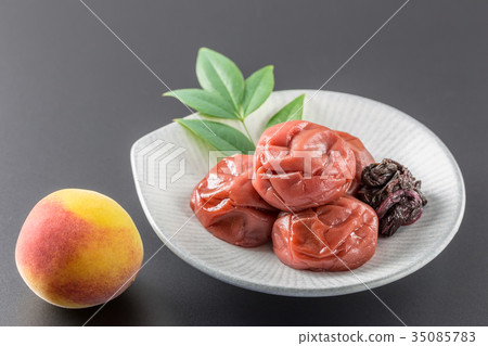 Kishu Minabe's Minamitakaume plum Sesame pickles pickled plum and white plum 35085783