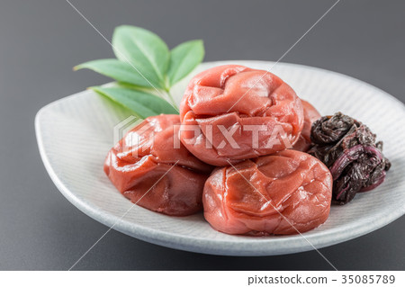 Kishu Minabe's Minamikoume plum Shiso pickled plum dried 35085789